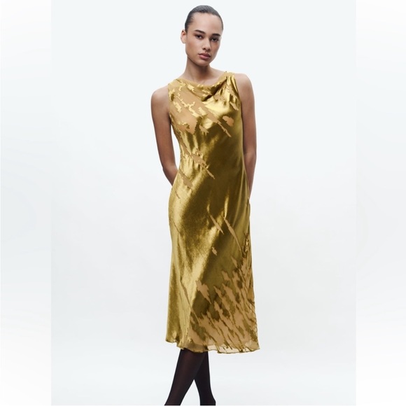 ZARA NEW COLLECTION VELVET MIDI DRESS 9430/108 291/022 - Picture 1 of 5
